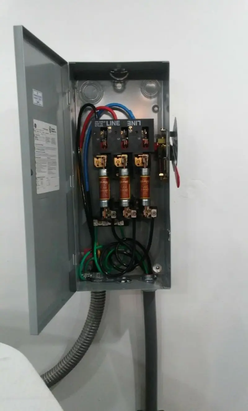Three-phase disconnect switch installed for Smoke Detector Installation in Frisco